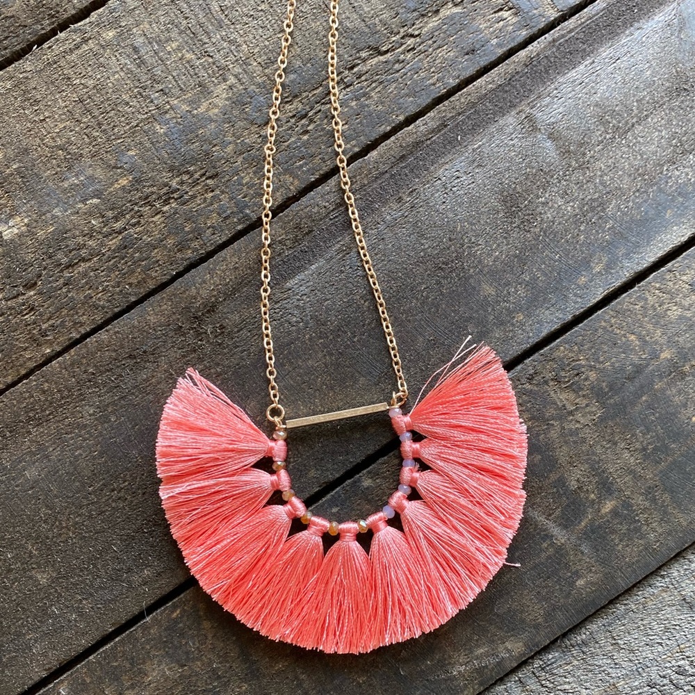 NWOT Coral Tassel Gold Necklace